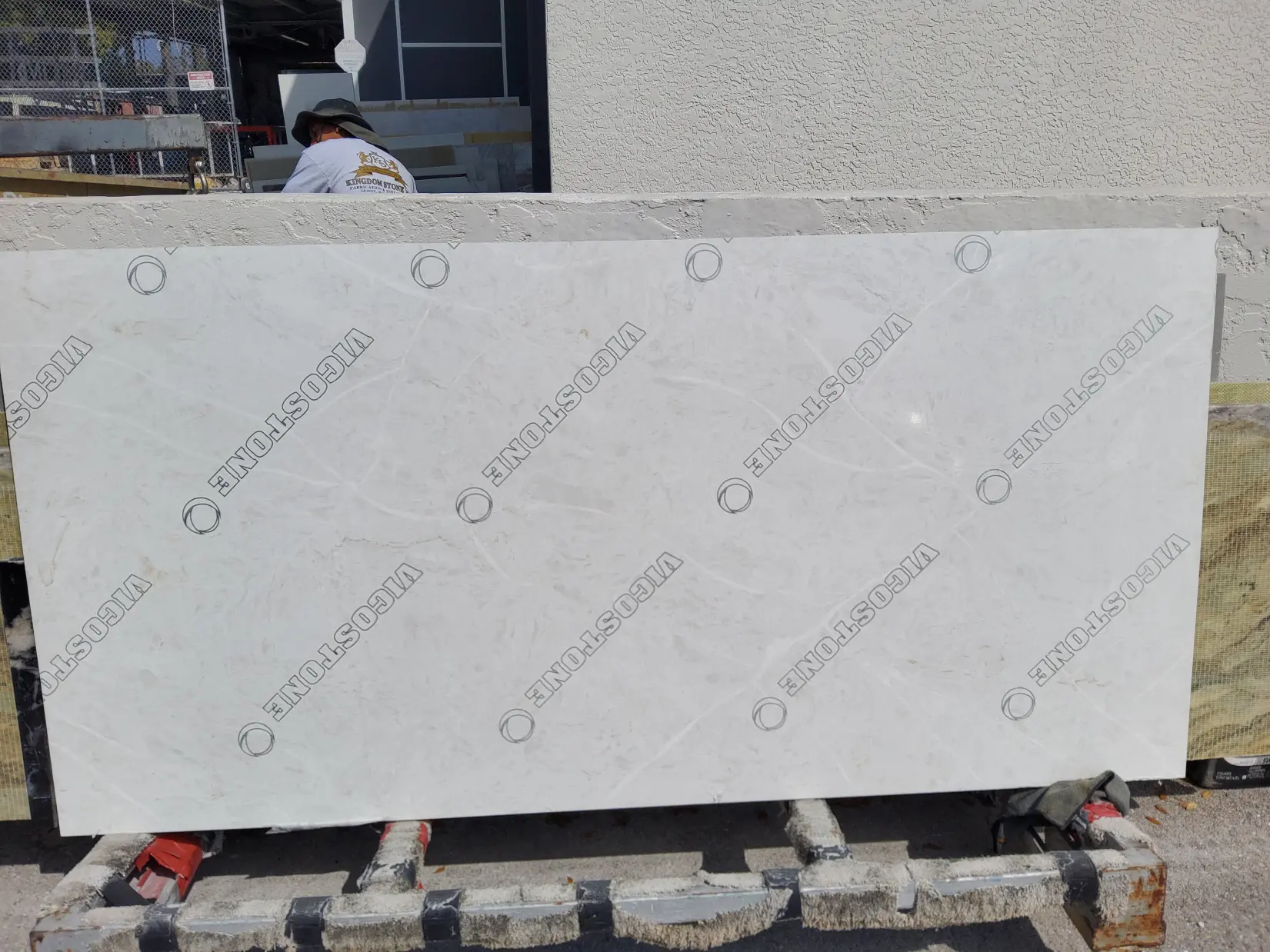 POMPEI REGALO · Quartz · 3 cm · — · 75 3/8" x 37"