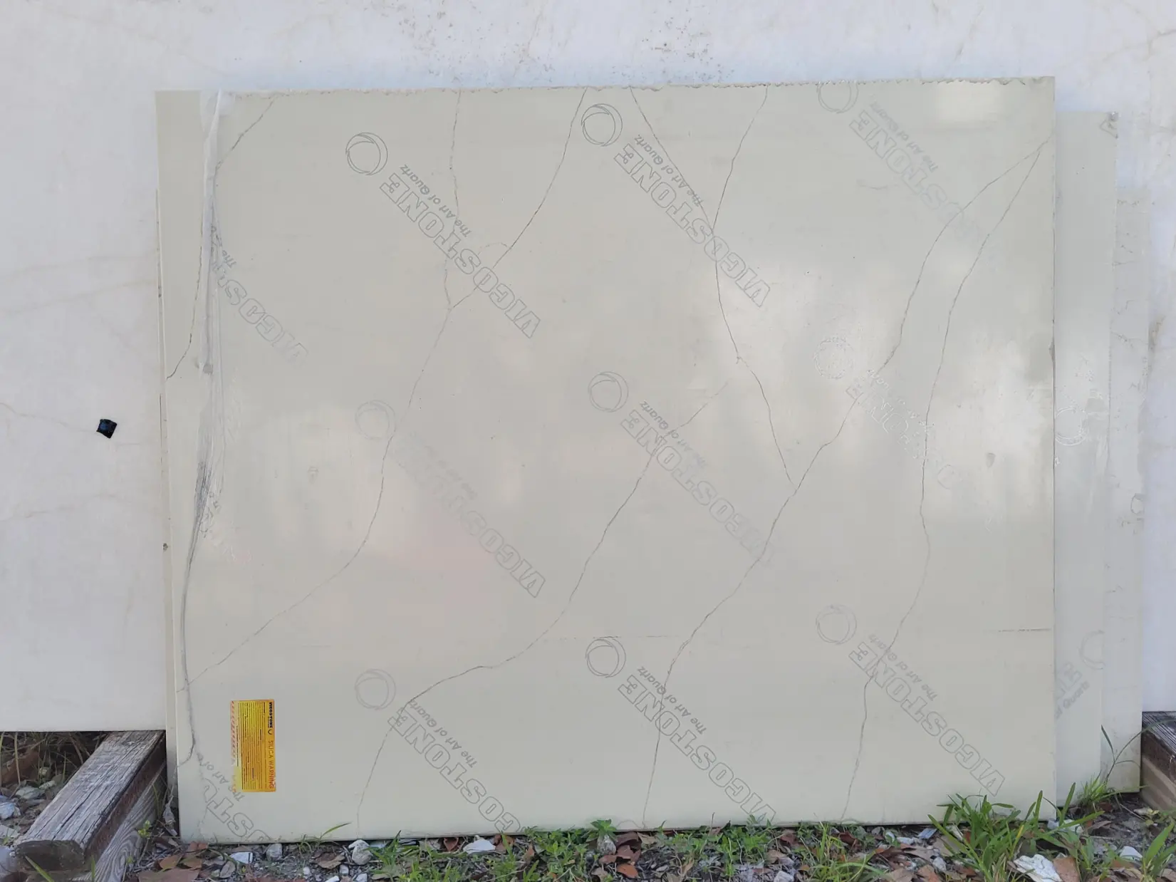 LINCOLN · Quartz · 3 cm · — · 59.38" x 47.63"