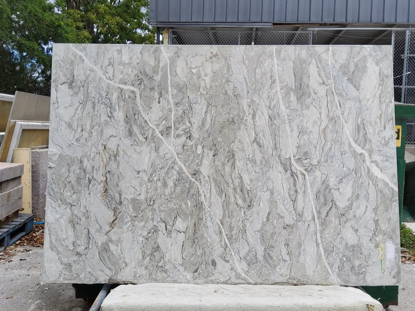 ROXANA · Quartz · 3 cm · — · 65" x 44 1/2"
