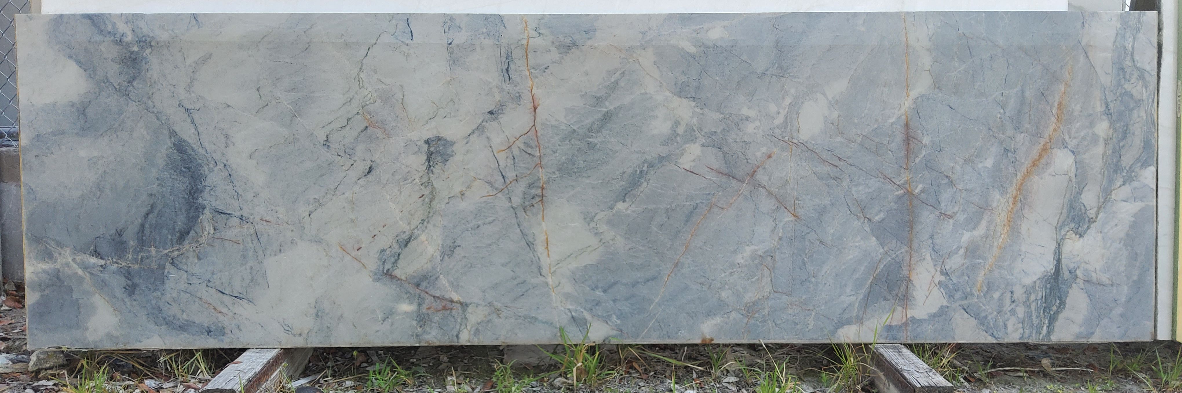 Blue Roma · Quartzite · 3 cm · — · 128" x 37 1/2"