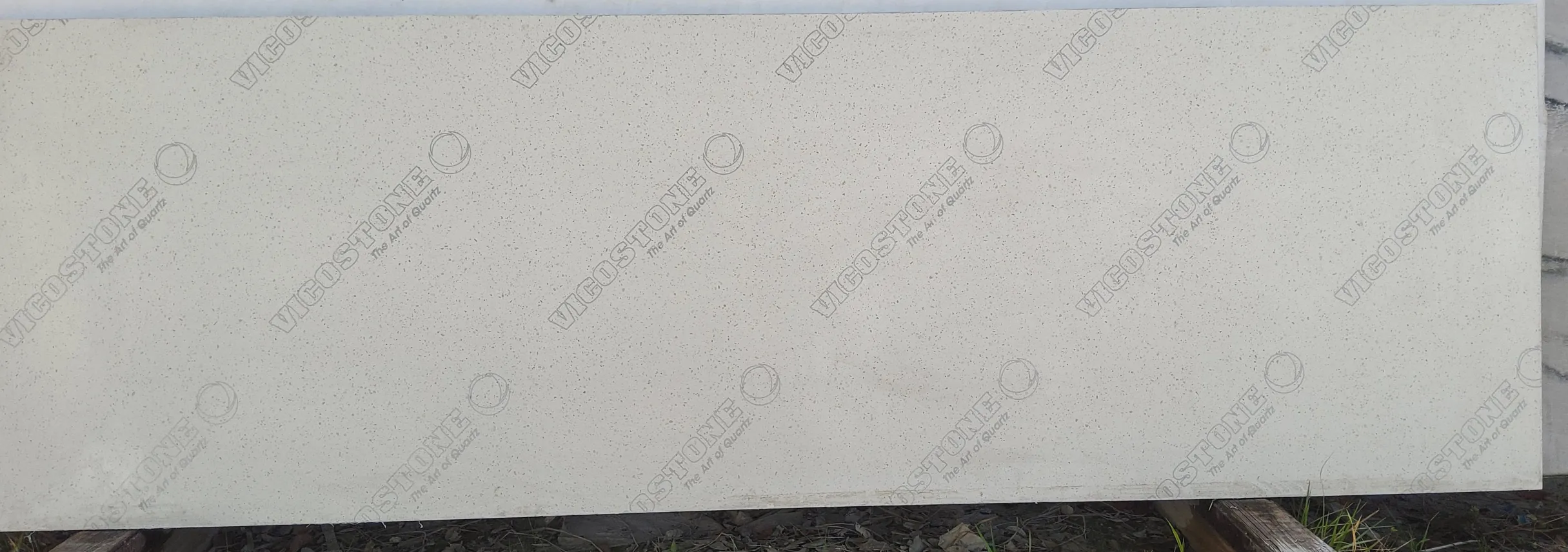 Pompeii Rock Salt · Quartz · 3 cm · — · 96 3/4" x 31"