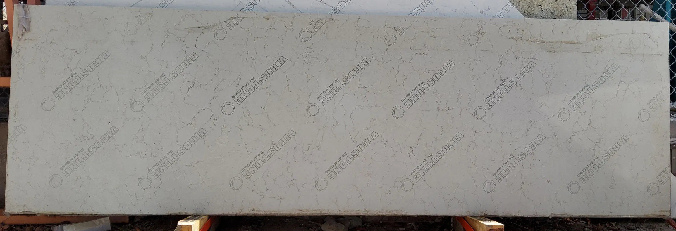 Pompeii Valley Frost · Quartz · 3 cm · — · 130" x 40"