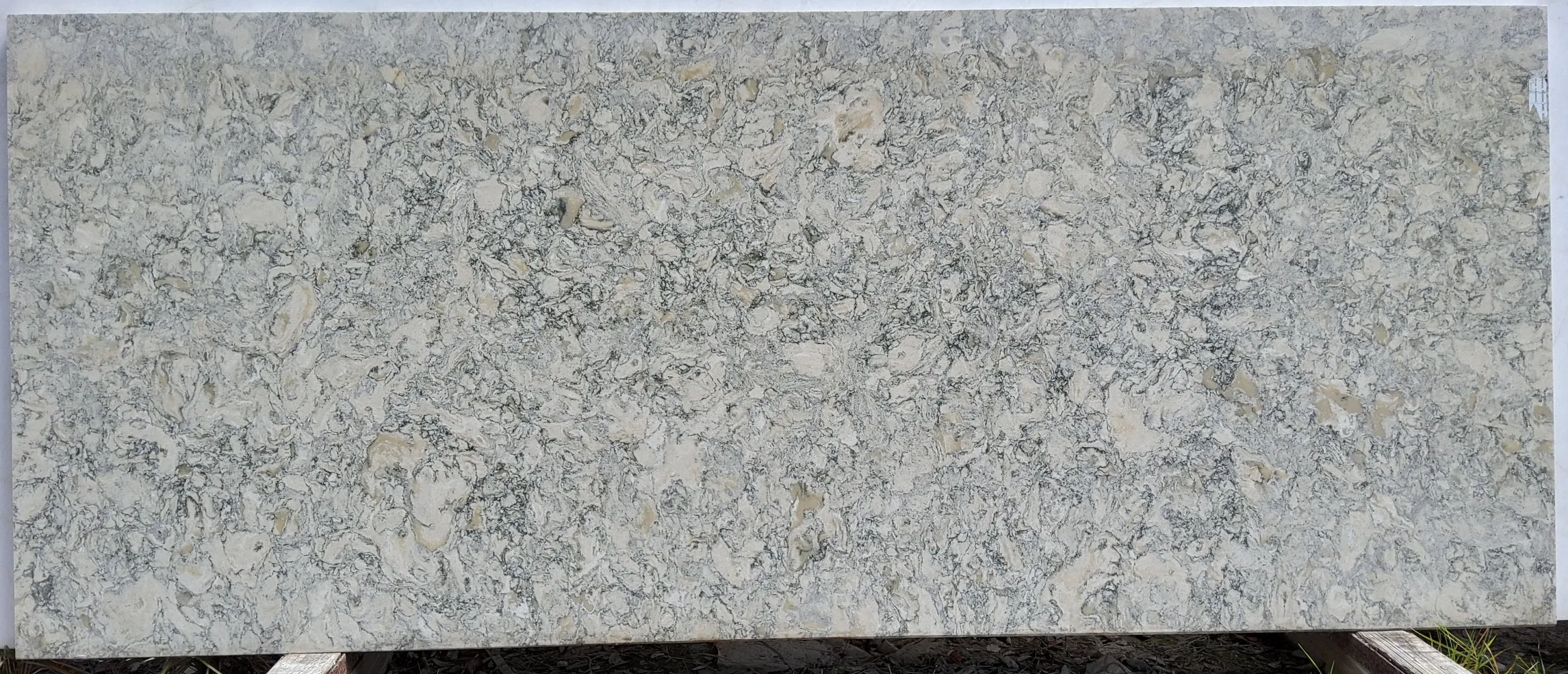 Berwyn · Quartz · 3 cm · — · 101" x 37 1/2"