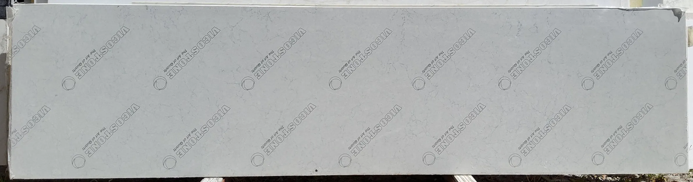 Pompeii Valley Stream · Quartz · 3 cm · — · 130" x 32 1/2"