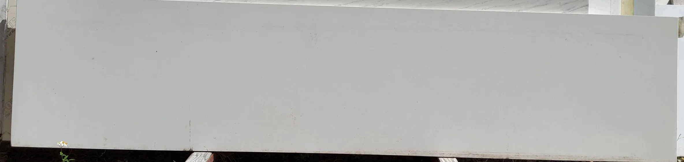 Arctic Snow · Quartz · 3 cm · — · 130" x 29"