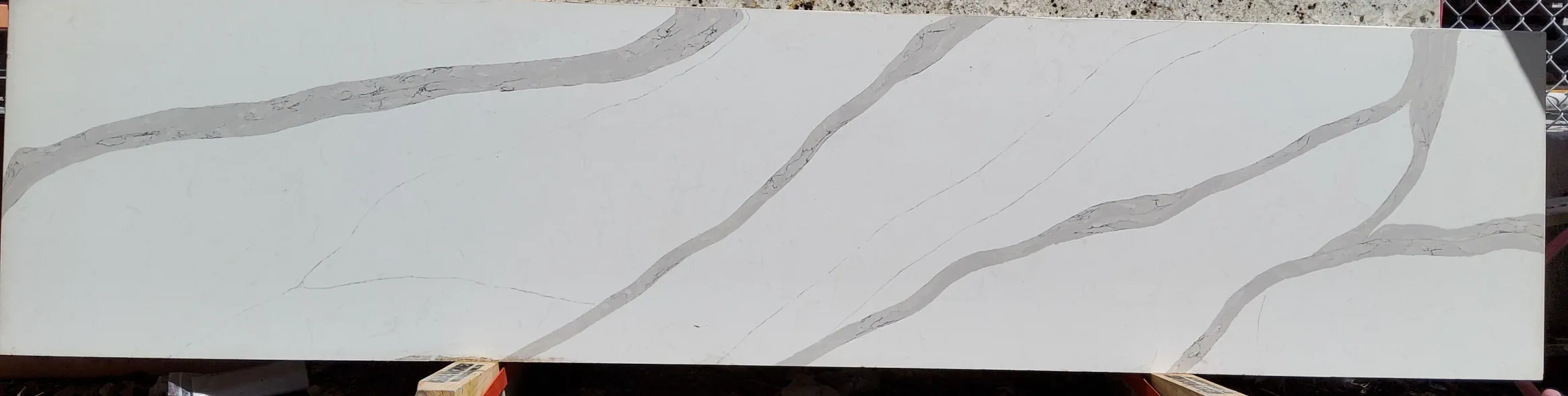 Pompeii Arabescato · Quartz · 3 cm · — · 120" x 28"