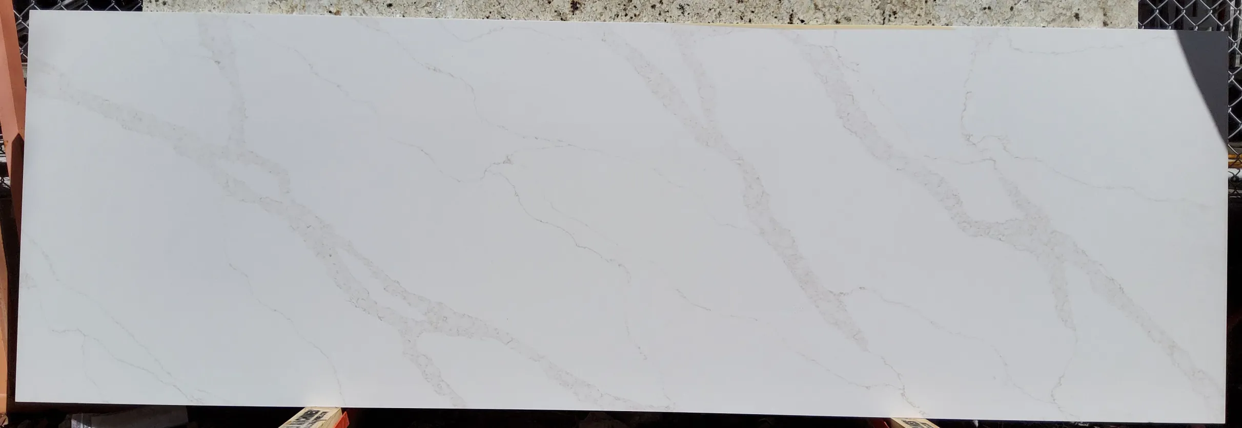 Calacatta Elysio · Quartz · 3 cm · — · 112" x 35.88"