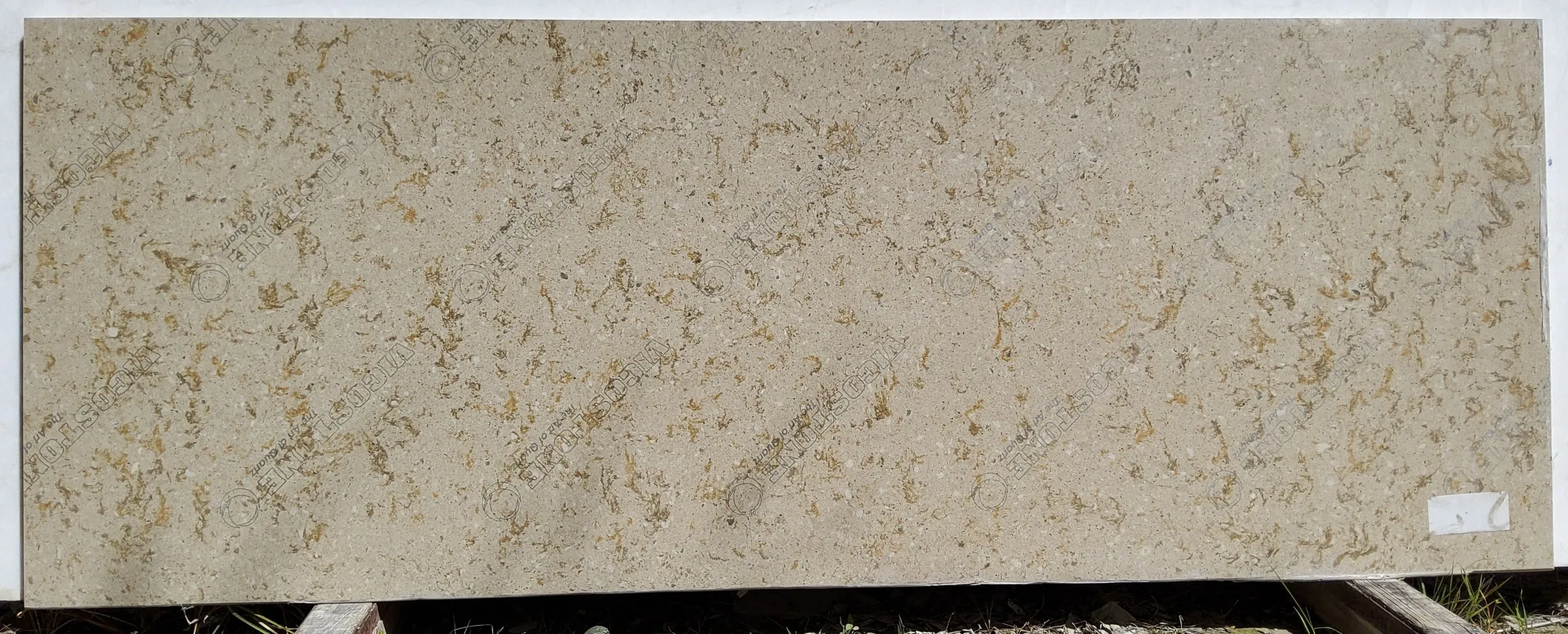 Pompeii Macchiato · Quartz · 3 cm · — · 104" x 38 3/4"