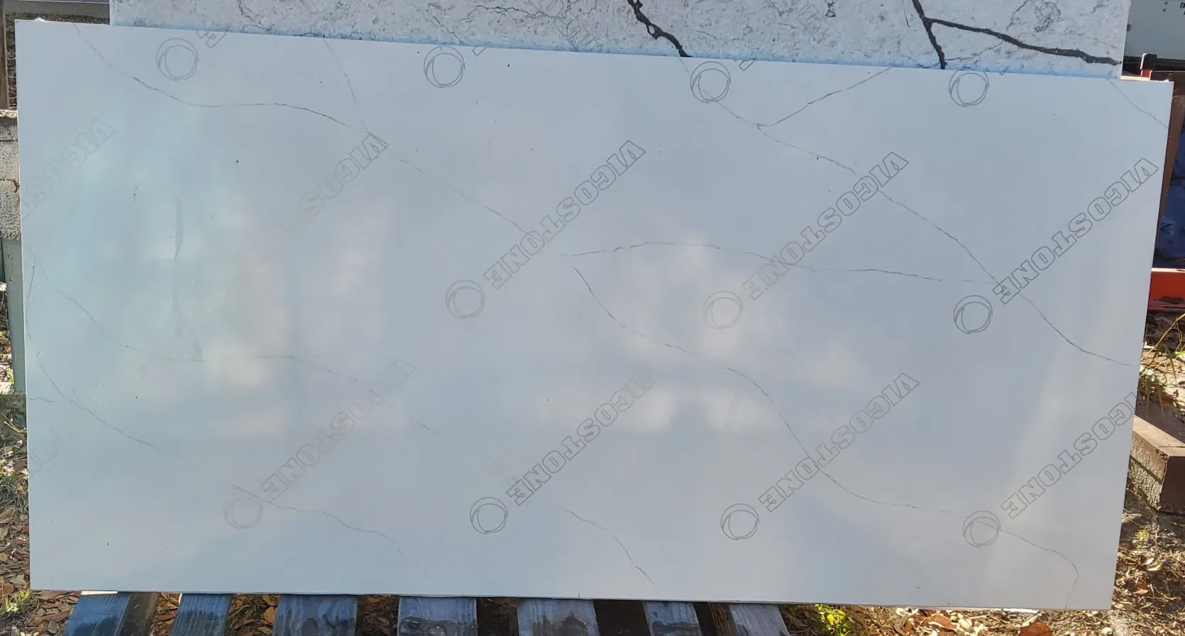 LINCOLN · Quartz · 3 cm · — · 74" x 36"