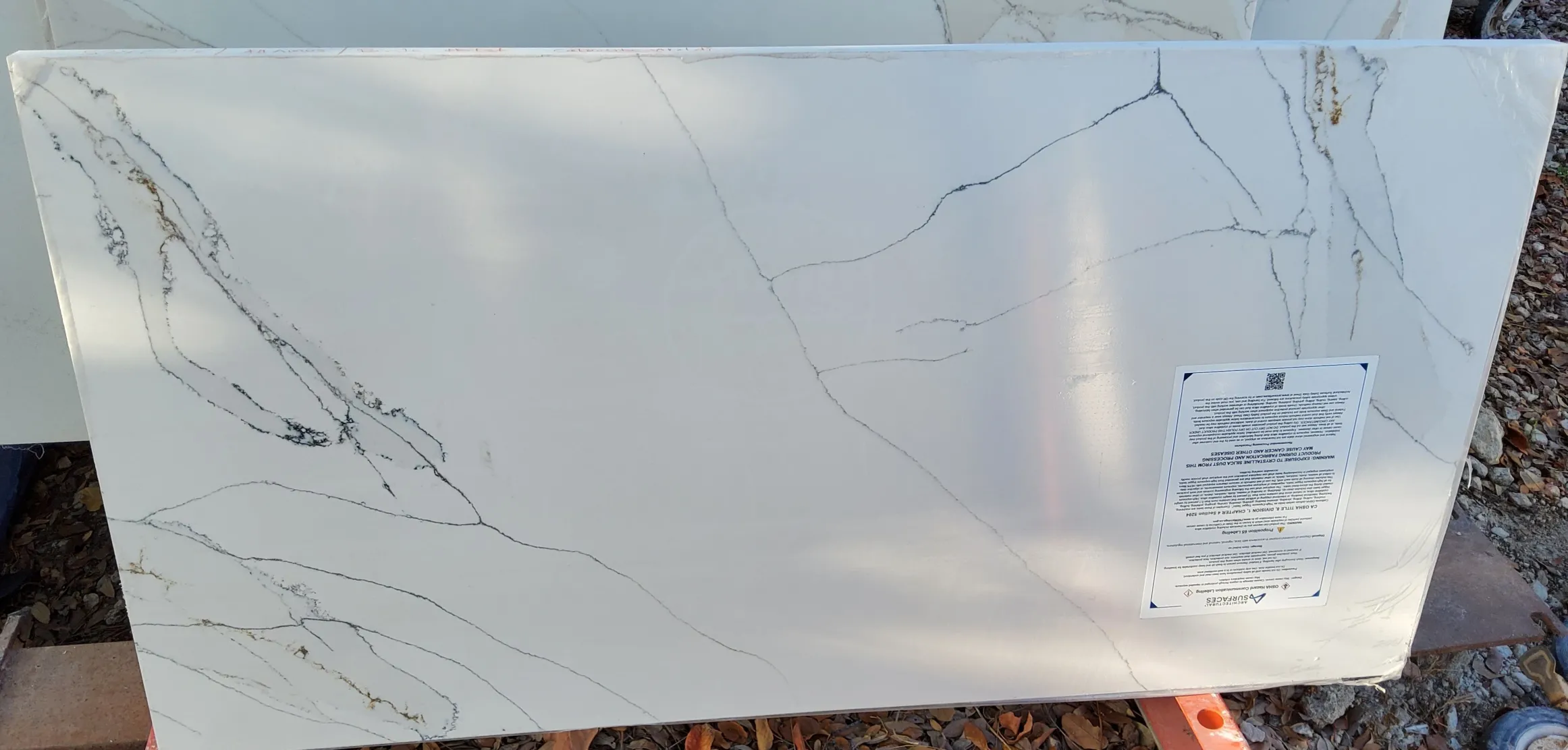 BENTE HOIST · Quartz · 3 cm · — · 53" x 27 1/2"