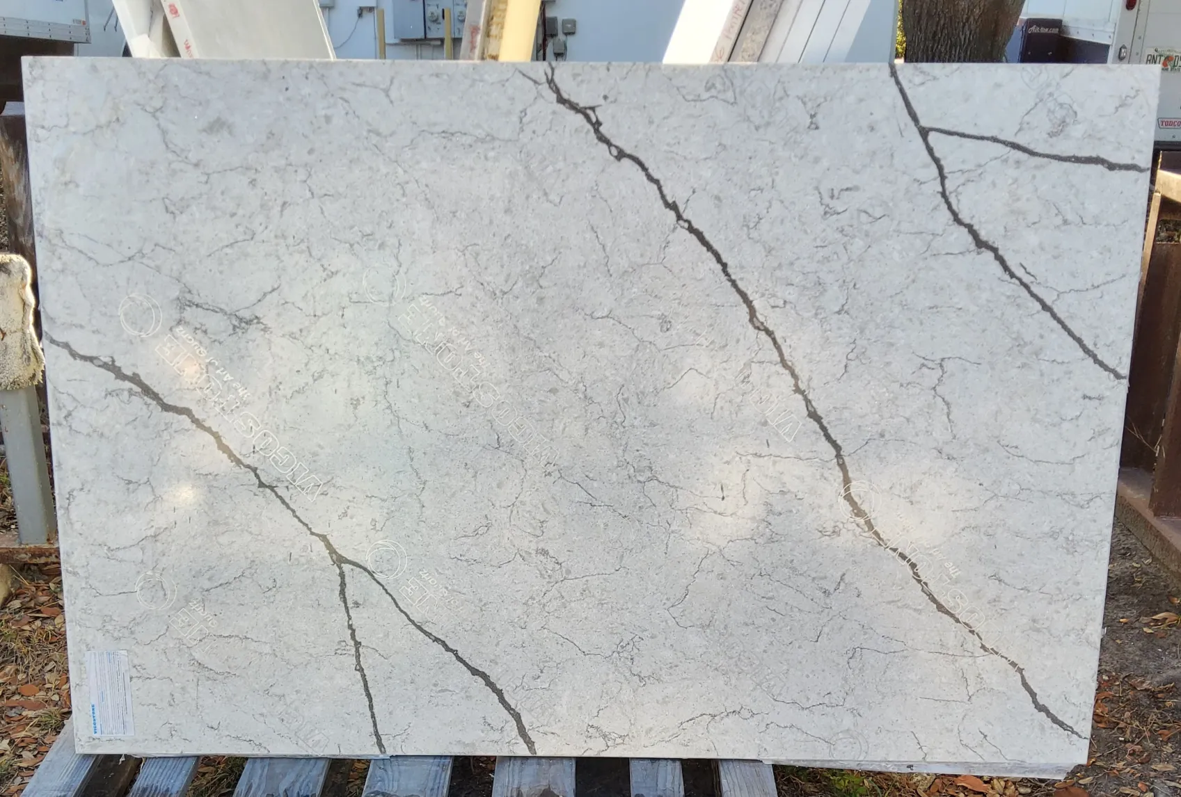 DIAMANTE · Quartz · 3 cm · — · 65 1/2" x 42 3/4"